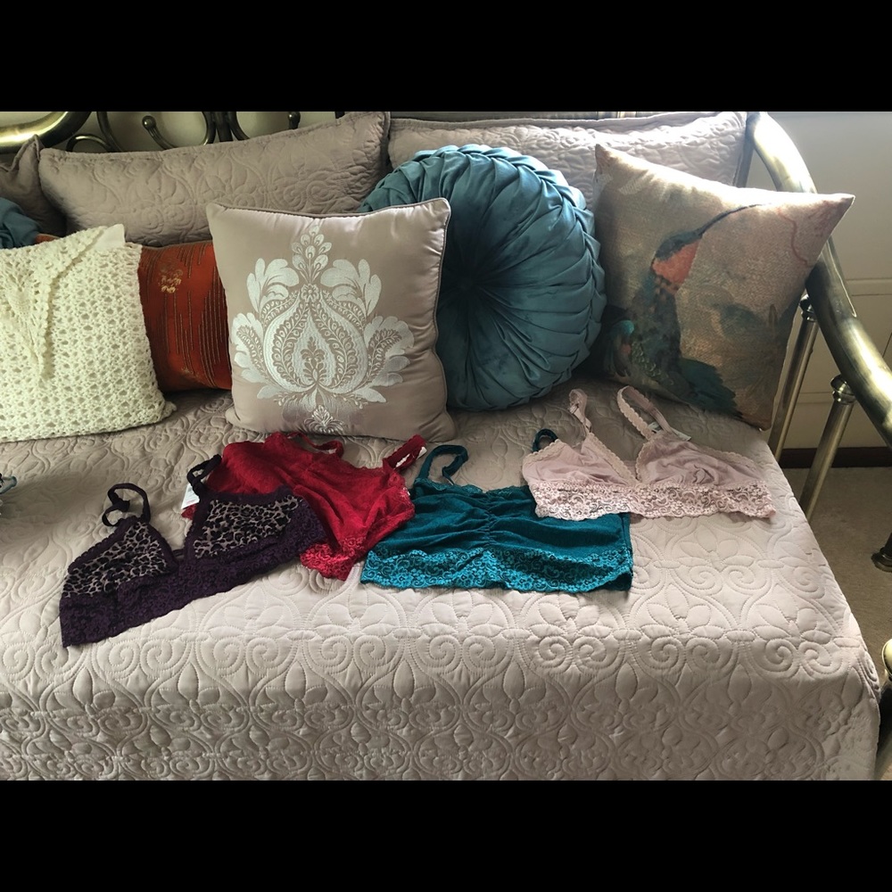 Lot of 4 NEW Soma Lace Bralettes XL